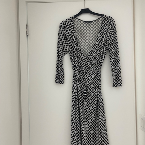Laundry by Shelli Segal black and white geometric wrap dress - Picture 3 of 4